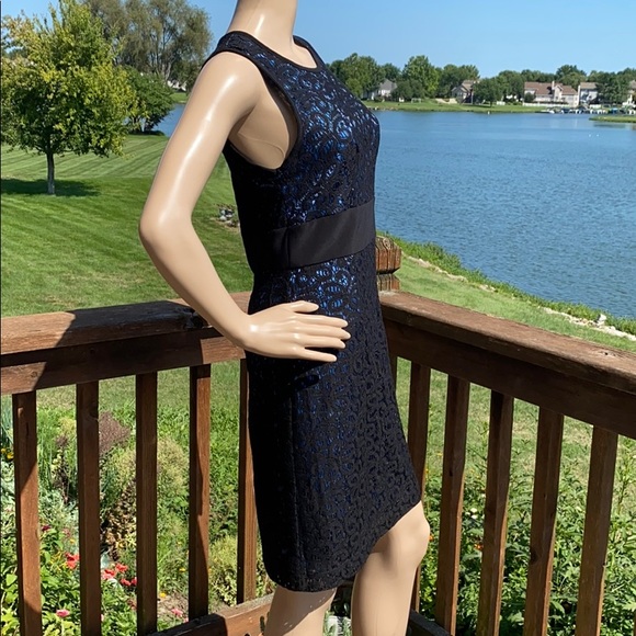 B. Smart Sleeveless Lace Short Sheath Dress - Picture 4 of 7